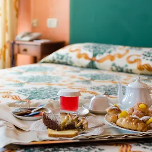 **** Hotel Vecchio Borgo Italy