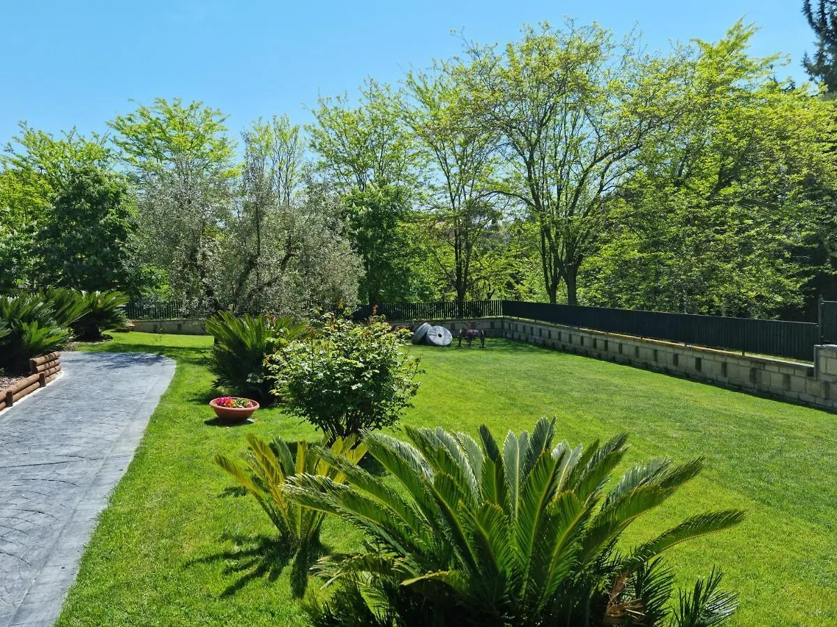 Il Casale Nel Parco Guesthouse Rome Bed & Breakfast